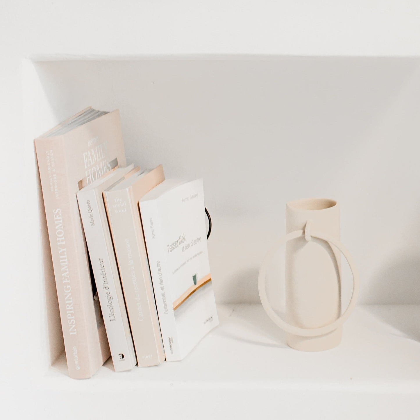 Soliflore en céramique beige Big Ring fin
