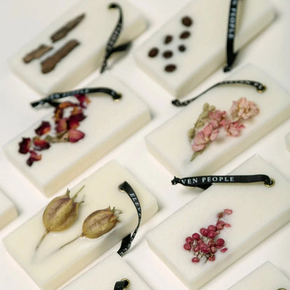 Coffret de palets de cire parfumée – Poire, pivoine et patchouli